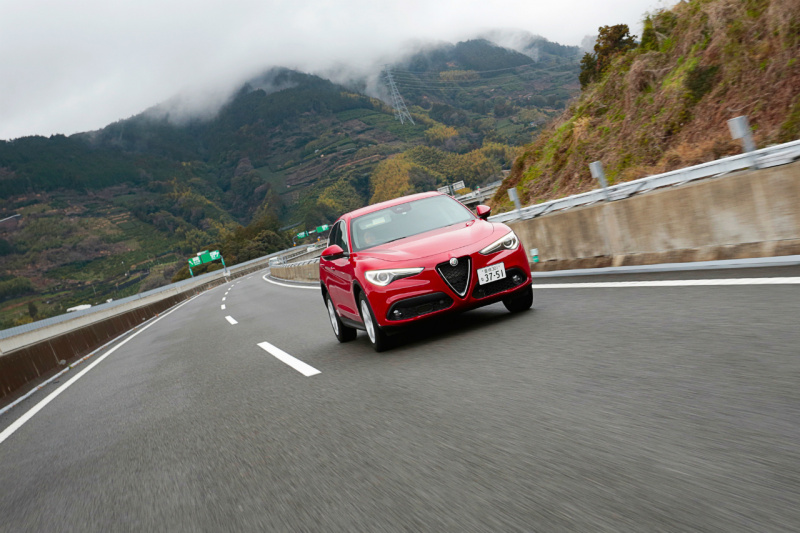 「【試乗Alfa Romeo STELVIO 2.2 TURBO DIESEL Q4】春のドライブはディーゼルの良さと官能のデザインを融合した最新SUV「アルファロメオ ステルヴィオ」 でスタート(PR)」の3枚目の画像