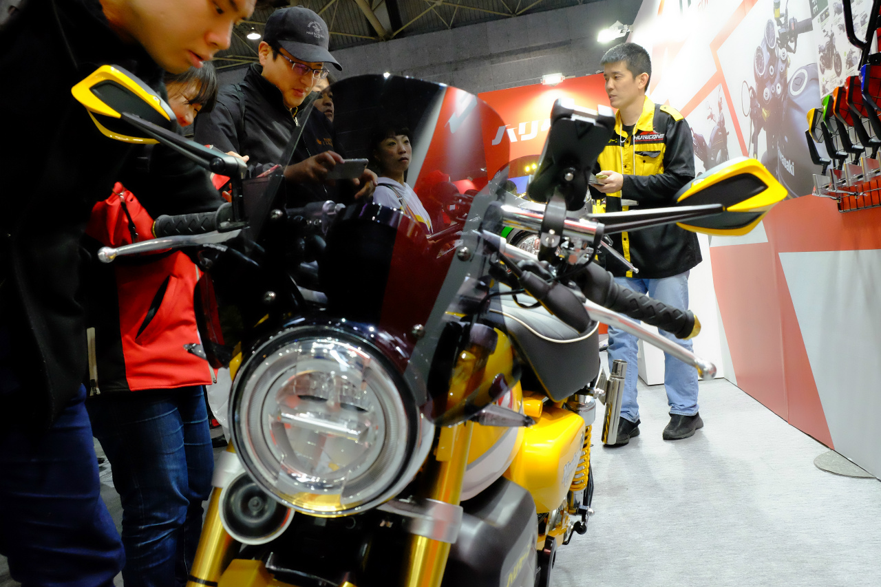 ハリケーンのモンキー125は 実用性とスタイル 両方に効くカスタマイズのお手本 モーターサイクルショー注目topics Clicccar Com