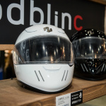 「新進気鋭の注目ブランド「ゴッドブリンク」が新ヘルメットを続々発表【モーターサイクルショー注目TOPICS】」の1枚目の画像ギャラリーへのリンク