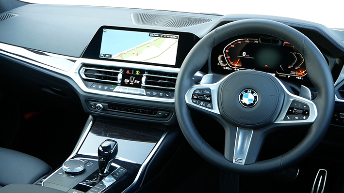 「【BMW 330i Mスポーツ試乗】軌跡をたどって50mバック。新3シリーズのリバース・アシスト機能の用途は？」の10枚目の画像