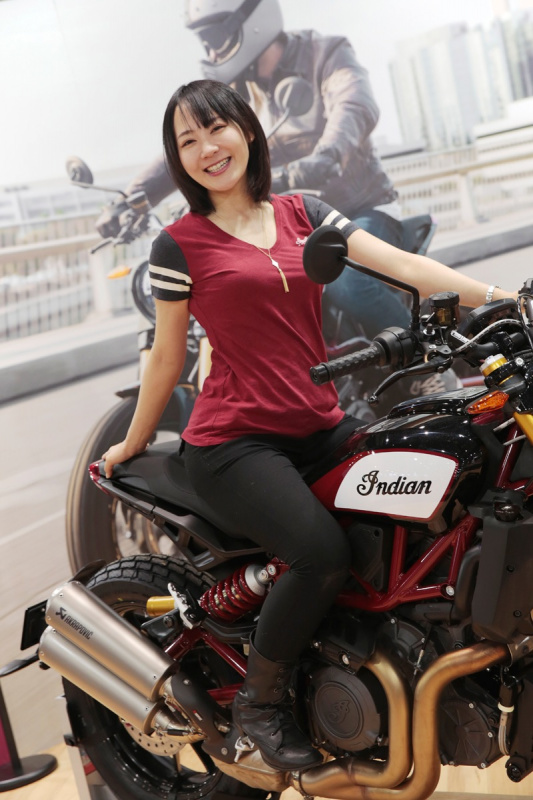 「理想のバイク女子見つけた！@インディアン モーターサイクル【東京モーターサイクルショー2019美女めぐり その1】」の2枚目の画像