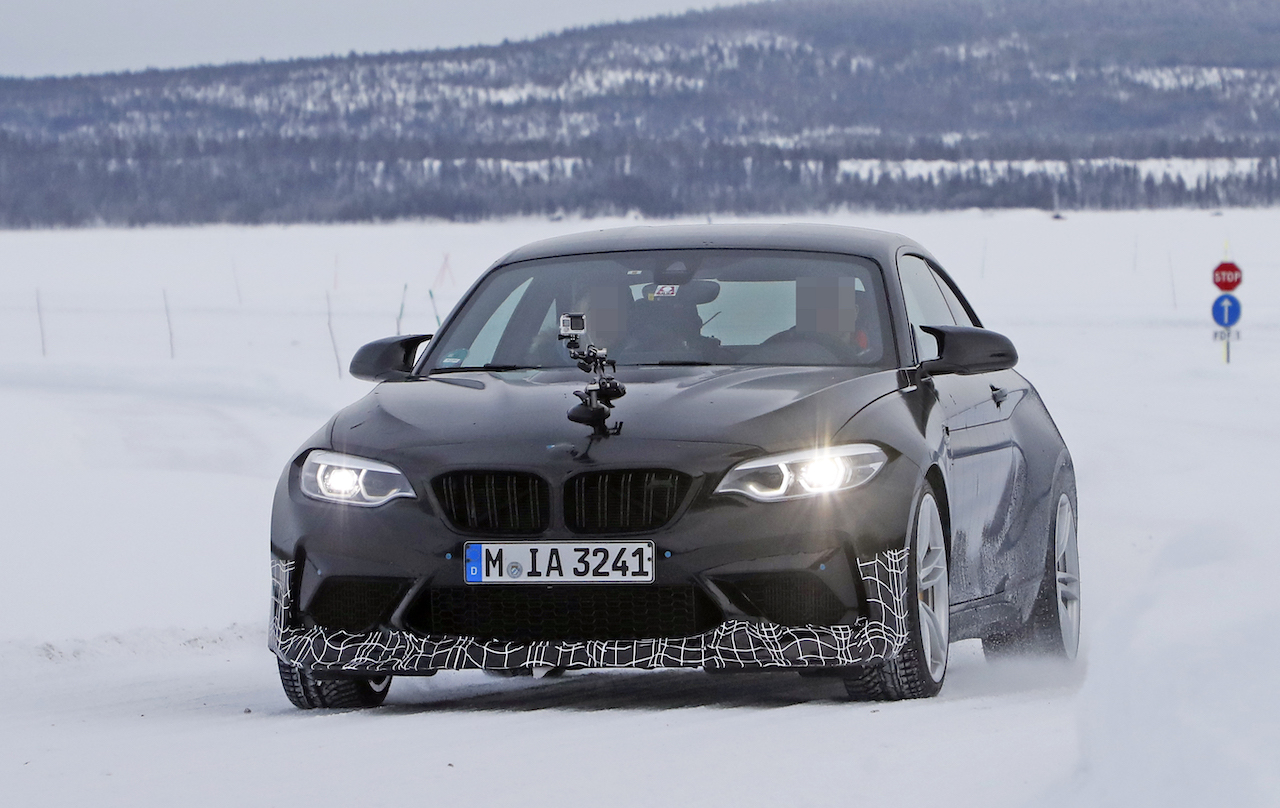 「BMW M2のトップモデルとなる「CS/CSL」の市販型プロトタイプをキャッチ」の1枚目の画像