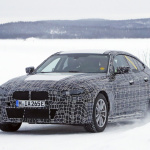 BMW初のEV4ドアクーペ「i4」、クラス最速の加速力が判明 - BMW i4 winter 2