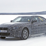 BMW初のEV4ドアクーペ「i4」、クラス最速の加速力が判明 - BMW i4 winter 3