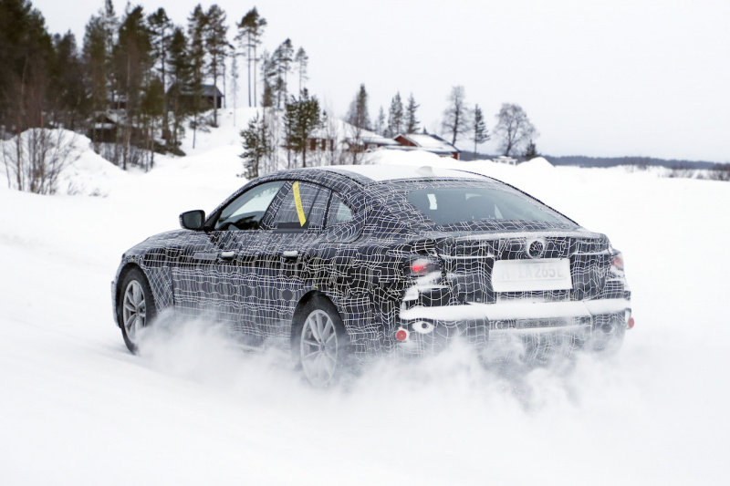 「BMW初のEV4ドアクーペ「i4」、クラス最速の加速力が判明」の9枚目の画像