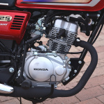 クセ強めのスタイル、Honda CG125は新車10万クラスで買える80年代的激安125 - 