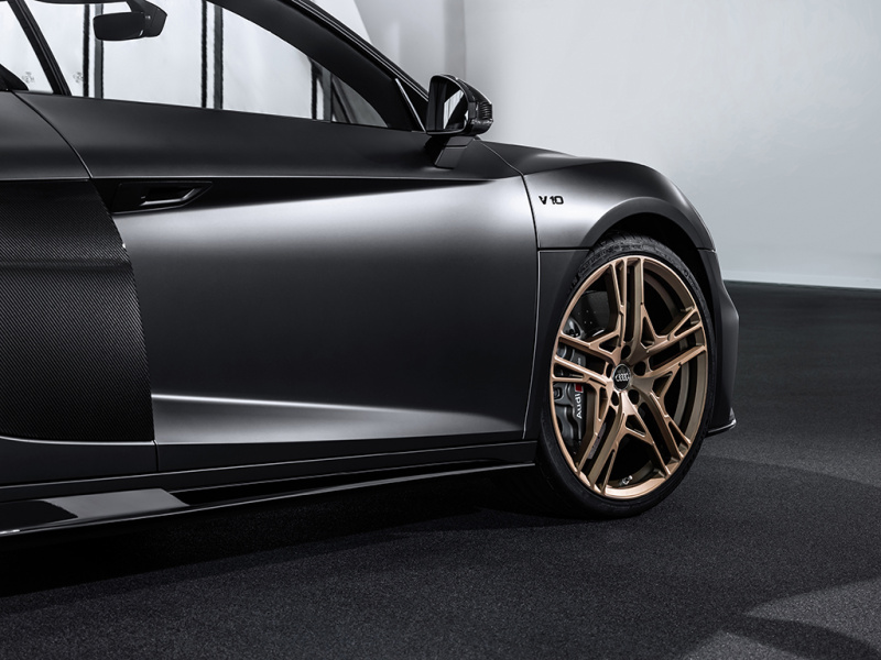 「【新車】世界限定222台のアウディ・R8「Audi R8 V10 Decennium」が発売。同時に新型R8のカタログモデルも発売」の5枚目の画像