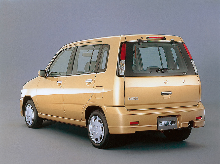 003 画像 平成生まれのクルマに乗ろう 1998年 平成10年 日産キューブ 中古車 Clicccar Com