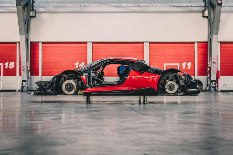 「歴代最長となる4年の開発時間をかけたフェラーリのワンオフ・モデル「P80/C」が完成」の5枚目の画像
