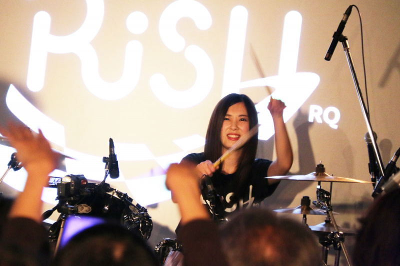 「レースクイーンバンド「RiSH」がライブハウスで初のワンマンライブを開催」の9枚目の画像