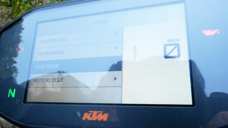 「【KTM 790 DUKE試乗】走れば痛快＆爽快！ ライダーを夢中にさせるアドレナリン増大マシン」の8枚目の画像