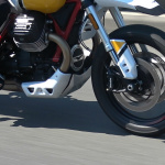 「【モト・グッツィV85 TT試乗】こいつはバイク界のジローラモだ!? オシャレでユニークなイタリアン。」の13枚目の画像ギャラリーへのリンク