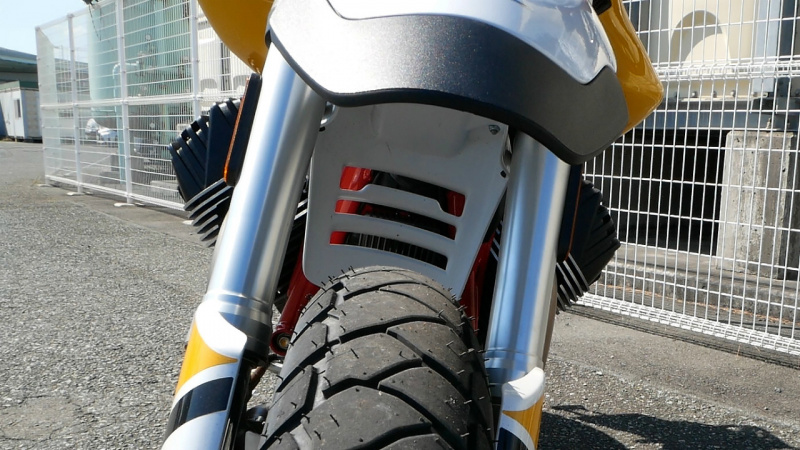 「【モト・グッツィV85 TT試乗】こいつはバイク界のジローラモだ!? オシャレでユニークなイタリアン。」の23枚目の画像