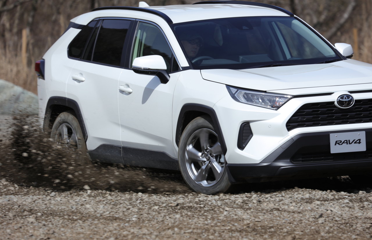 新型トヨタ・RAV4 デビュー】世界初の「ダイナミックトルクベクタ