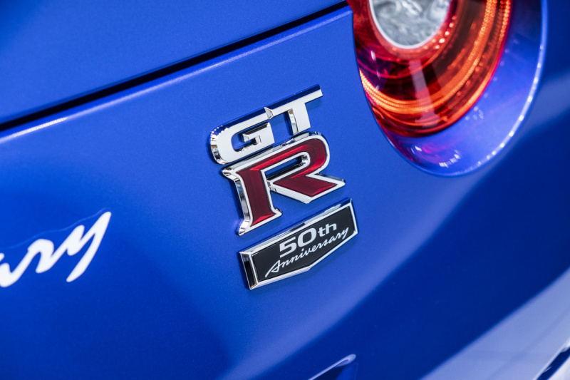 「実車をチェック！ 日産GT-R 50thアニバーサリーで採用された往年のワークスカラーが懐かしくも新鮮だった」の4枚目の画像