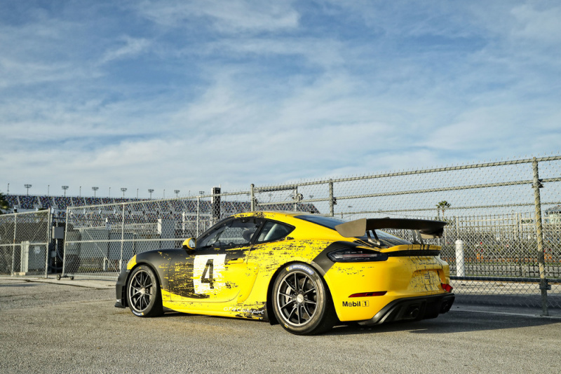 「天然素材を使ったボディを持つ、ポルシェの新しいGT4レーシングカー」の12枚目の画像