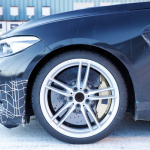 BMW M2「CS/CSL」のプロトタイプに超接近！ 3リッターターボ搭載で445馬力を発揮か - BMW M2 CS CSL Closeup 5