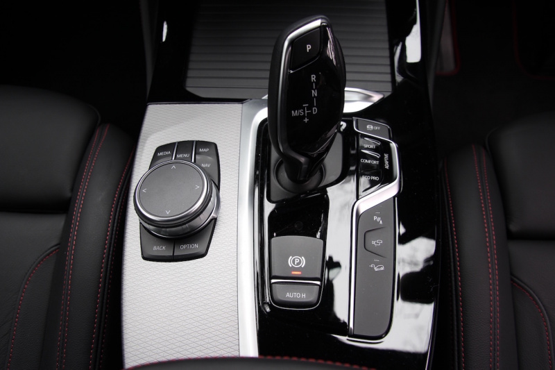 「【BMW X4 M40i試乗】BMW自慢のスポーツクロスオーバーSUVは、走りも実用性も一級品のオールラウンダー」の4枚目の画像