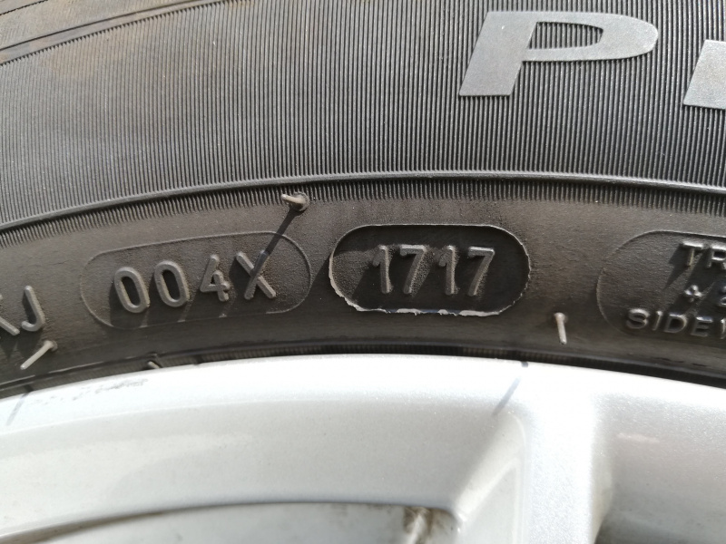 「残溝1.6mmで車検もNG！タイヤの寿命、交換時期はどこで分かる？ 【誰でもできるカーメンテ】」の3枚目の画像