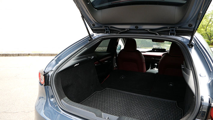 「マツダの自信作・Mazda3は、かつての「ファミリア」＆「アクセラ」【新車 MAZDA3】」の7枚目の画像
