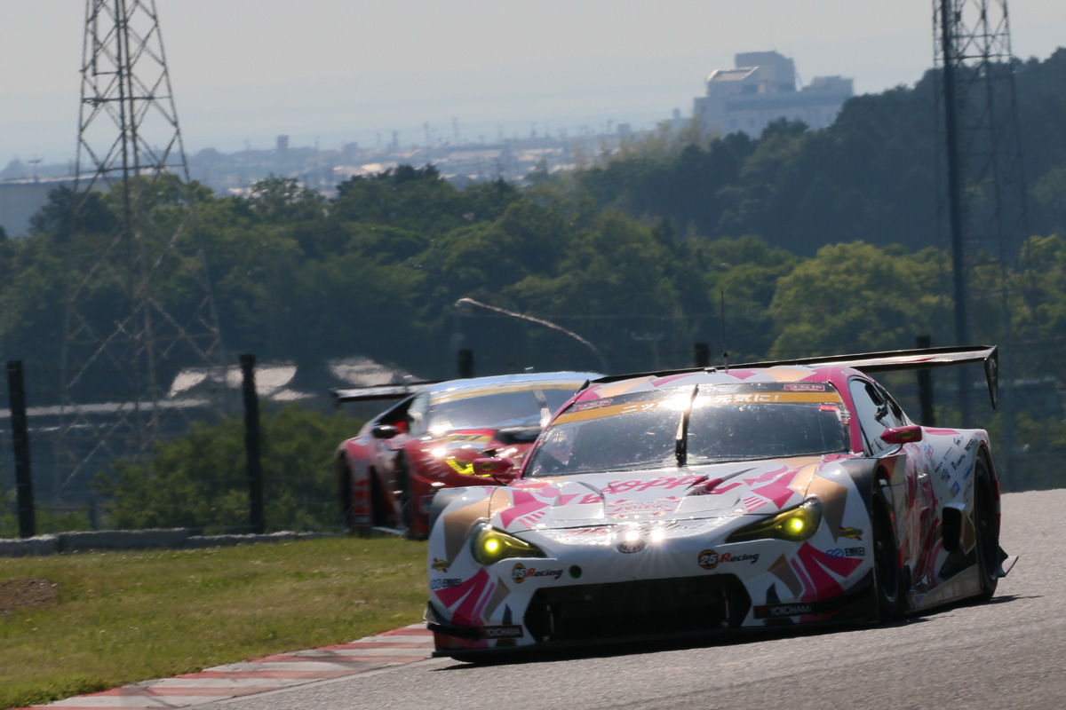 027 画像 Super Gt 19 夏の訪れを感じる猛暑の予選 ぶっちぎりでhoppy 86 Mcがポールを奪取 Clicccar Com