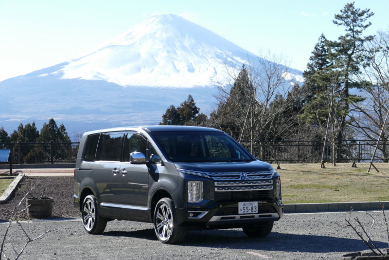 「【三菱デリカD:5試乗①】力強いエクステリアと高級感にあふれるインテリアを採用」の2枚目の画像