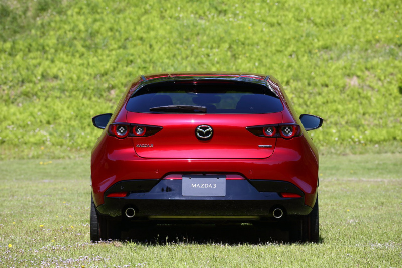 「マツダ・第7世代第1弾のエクステリアは、圧倒的な美しさで勝負をかける【新型Mazda3発表】」の7枚目の画像