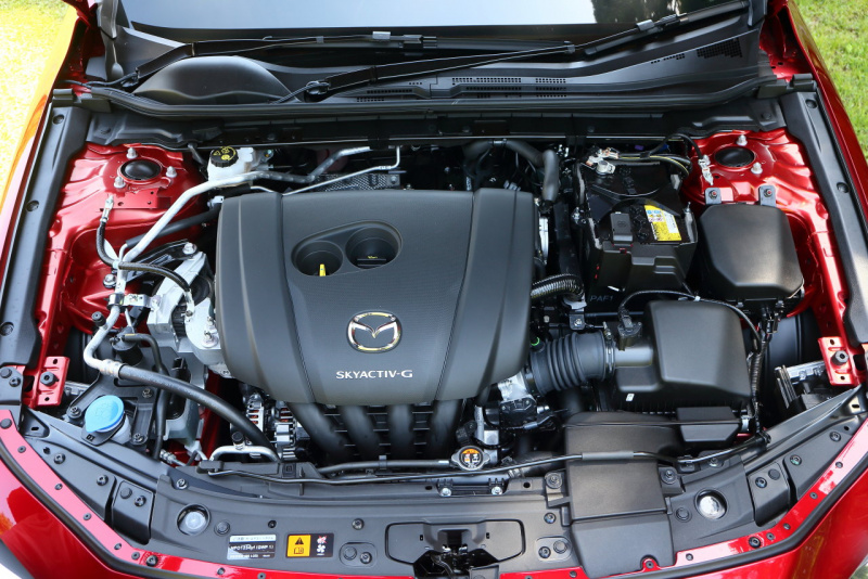 「「Mazda3」がいよいよ登場。注目の「スカイアクティブ-X」は10月販売開始【新型Mazda3発表】」の3枚目の画像