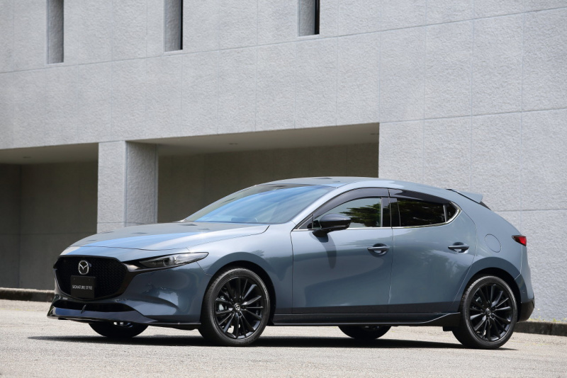 「「Mazda3」がいよいよ登場。注目の「スカイアクティブ-X」は10月販売開始【新型Mazda3発表】」の9枚目の画像