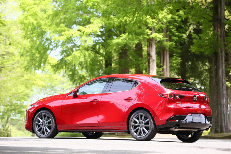「マツダ・第7世代第1弾のエクステリアは、圧倒的な美しさで勝負をかける【新型Mazda3発表】」の3枚目の画像