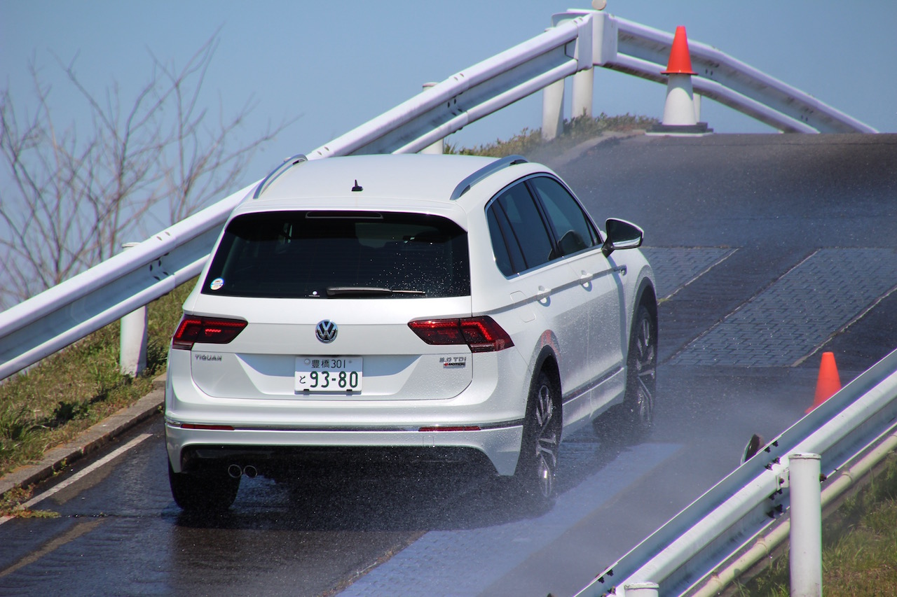 「VW・ティグアン 4MOTION（4WD）の滑りやすい坂道での実力は？【Volkswagen Tech Day 2019】」の2枚目の画像
