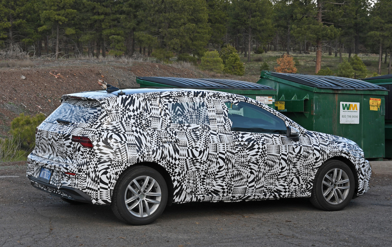 Volkswagen Golf 8 画像 新型ゴルフのデジタルコックピットをキャッチ 世界標準車らしい造り込み Clicccar Com