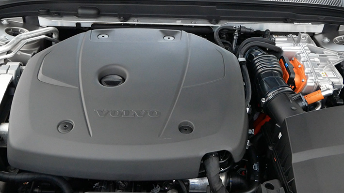 「【ボルボ V60 T6 ツインエンジン 】広大な荷室と流麗デザインの両立」の1枚目の画像