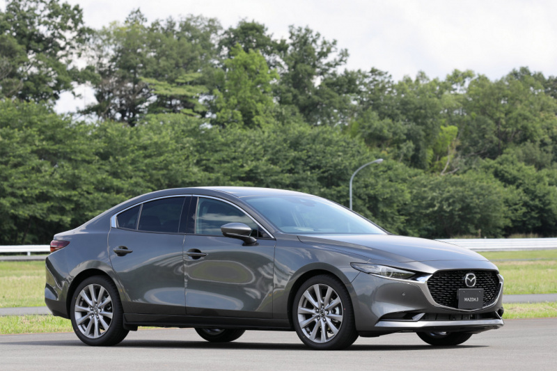 「スムーズな走りの「セダン＋ガソリンエンジン」の組み合わせも魅力【新型Mazda3試乗】」の3枚目の画像