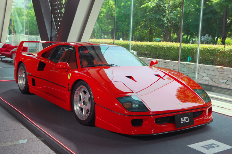「【新車Ferrari F8 Tributo】フェラーリ史上最強のV8モデルと呼び声の高い「F8トリブート」が日本初披露！価格は約3300万円から」の2枚目の画像