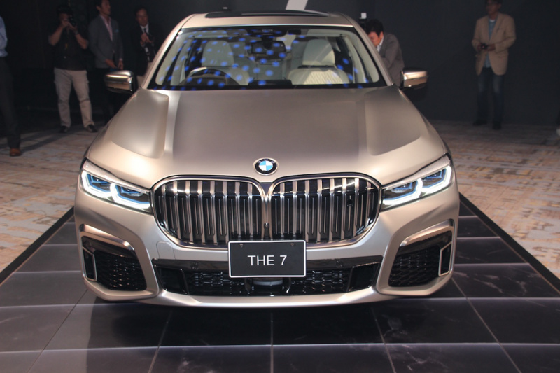 「40％も大型化されたキドニーグリルが迫力満点。新型BMW 7シリーズの発売がスタート」の5枚目の画像