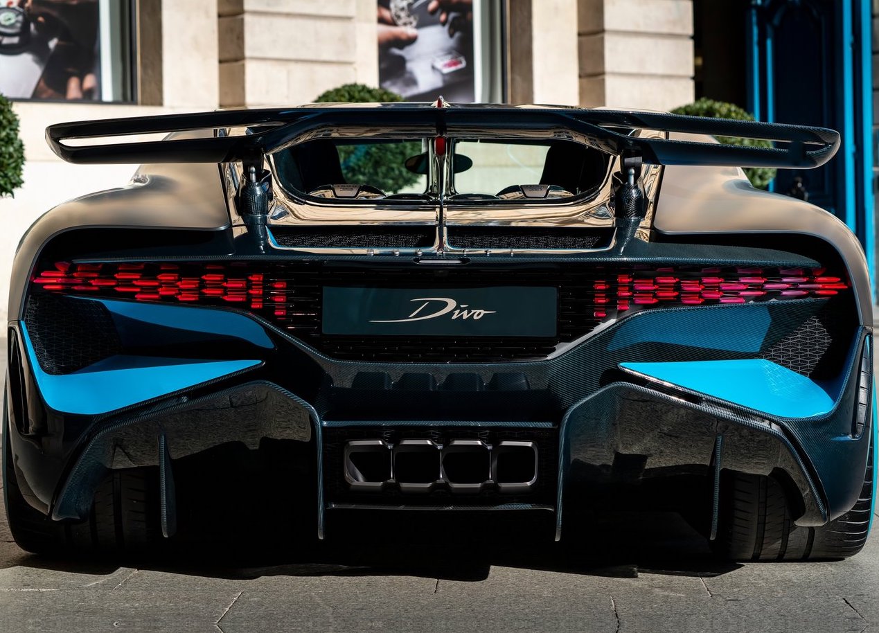 デビューは8月 ブガッティの新型ハイパーカー 価格は驚異の5億円 Clicccar Com