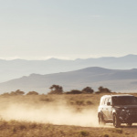 新型ランドローバー・ディフェンダーがケニアのボラナ野生保護区での任務に従事 - Land Rover_Defender_Tusk_02