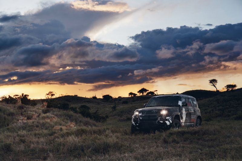 「新型ランドローバー・ディフェンダーがケニアのボラナ野生保護区での任務に従事」の7枚目の画像