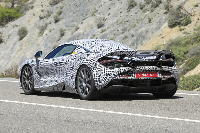 「マクラーレンの新型スーパーハイブリッドを目撃！V6で1000馬力超え」の9枚目の画像
