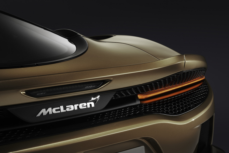「前後に荷室スペースを設けたグランドツアラーモデルの新型「McLaren GT」が日本デビュー!! 価格は2645万円」の7枚目の画像