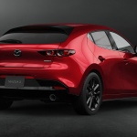 新型Mazda3のデザインは「手間暇をかけた」シンプル？ - P1J16804s