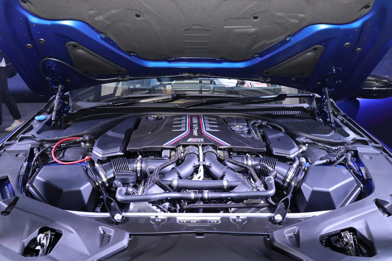 「BMWのフラッグシップ、625ps/750Nmの4.4L V8ターボを積む新型「BMW M8」が登場!!  価格は2230万円〜」の2枚目の画像