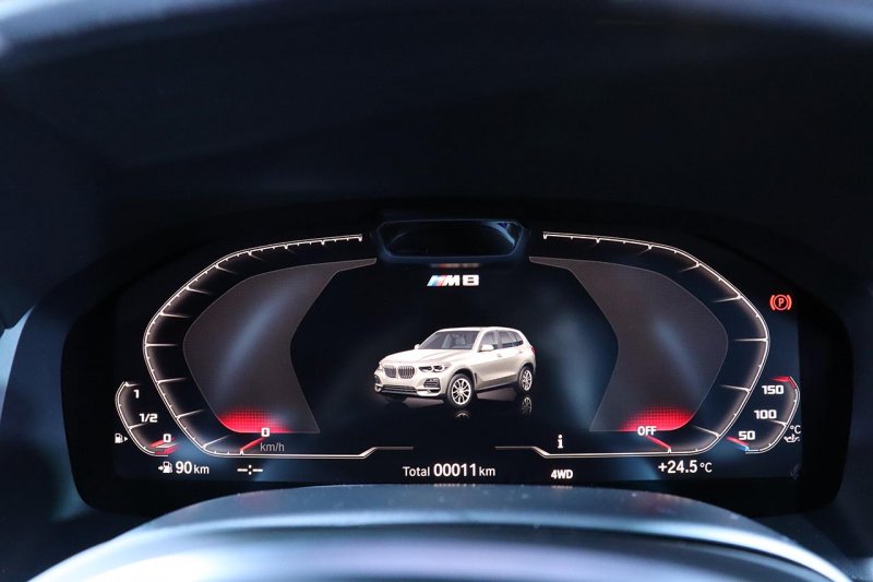 「BMWのフラッグシップ、625ps/750Nmの4.4L V8ターボを積む新型「BMW M8」が登場!!  価格は2230万円〜」の13枚目の画像