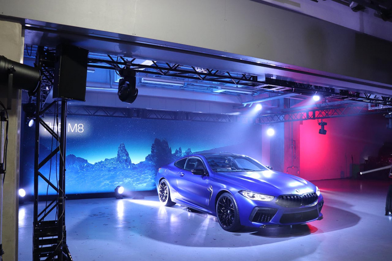 「BMWのフラッグシップ、625ps/750Nmの4.4L V8ターボを積む新型「BMW M8」が登場!!  価格は2230万円〜」の27枚目の画像