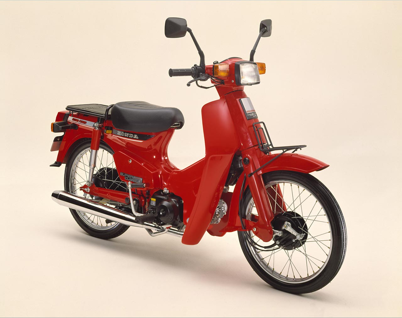 スーパーカブhistory 1966年 1981年 行灯カブ ハンターカブ 赤カブなど多彩なモデルが登場 Clicccar Com