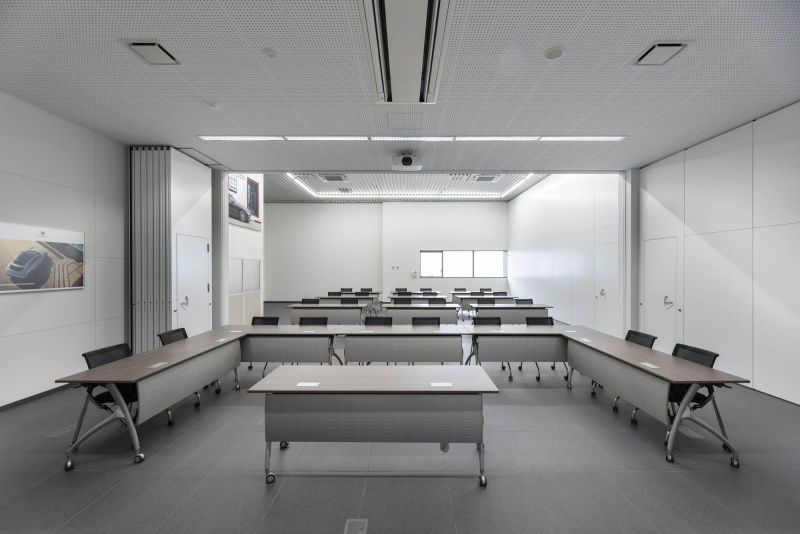 「ポルシェジャパンがフルバッテリーEV「タイカン」などに対応する、新トレーニングセンターを開設」の4枚目の画像