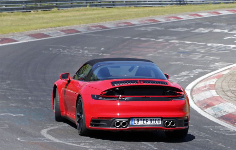 「開発中の新型ポルシェ・911 タルガ4の最強モデル「タルガ4 GTS」をキャッチ。0-100km/h加速3.5秒！」の11枚目の画像