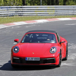 開発中の新型ポルシェ・911 タルガ4の最強モデル「タルガ4 GTS」をキャッチ。0-100km/h加速3.5秒！ - Porsche 992 Targa 2
