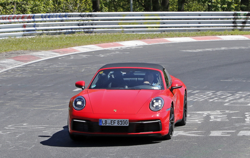 「開発中の新型ポルシェ・911 タルガ4の最強モデル「タルガ4 GTS」をキャッチ。0-100km/h加速3.5秒！」の2枚目の画像